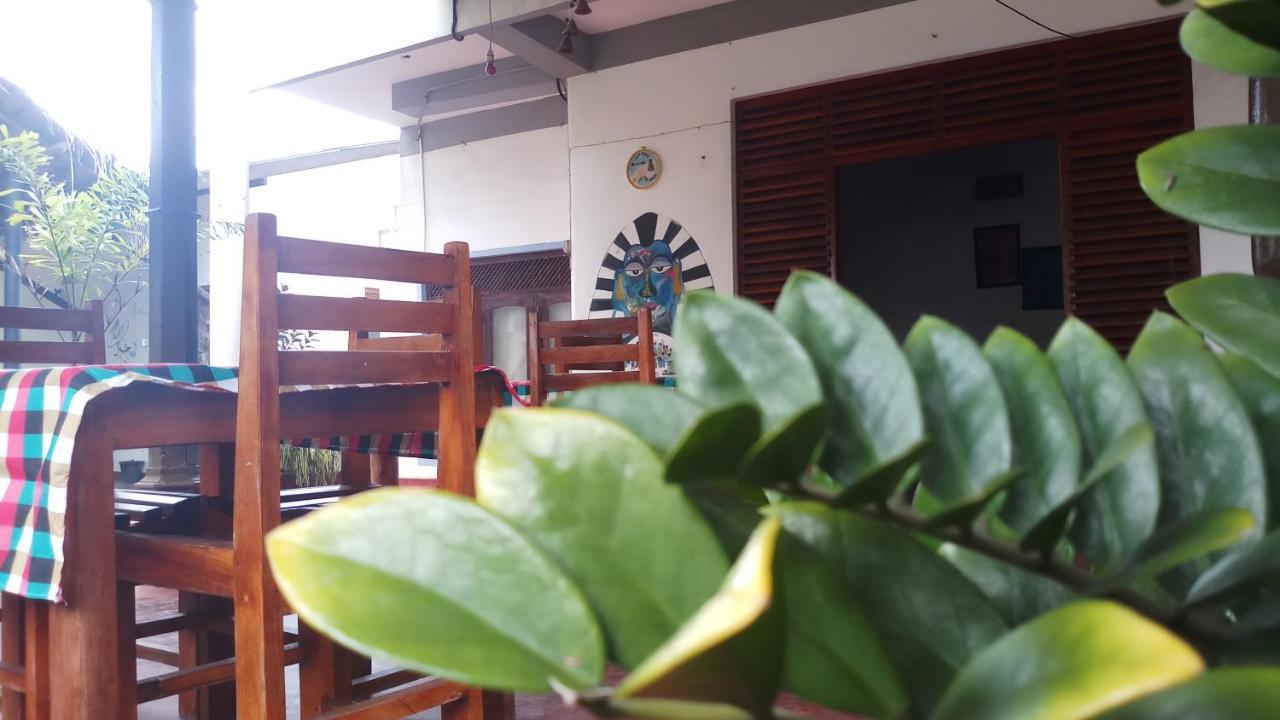 Julie Guest House 탕갈레 외부 사진